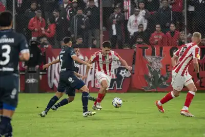 San Martín de Tucumán igualó sin goles ante Quilmes en un partido decisivo