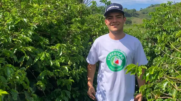 Joven tucumano de 19 años planea su propia plantación de café en Tafí Viejo tras descubrir el cultivo en Brasil